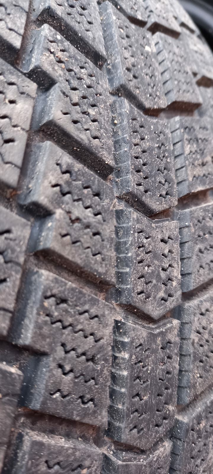 Продам балоны 235 55 r19