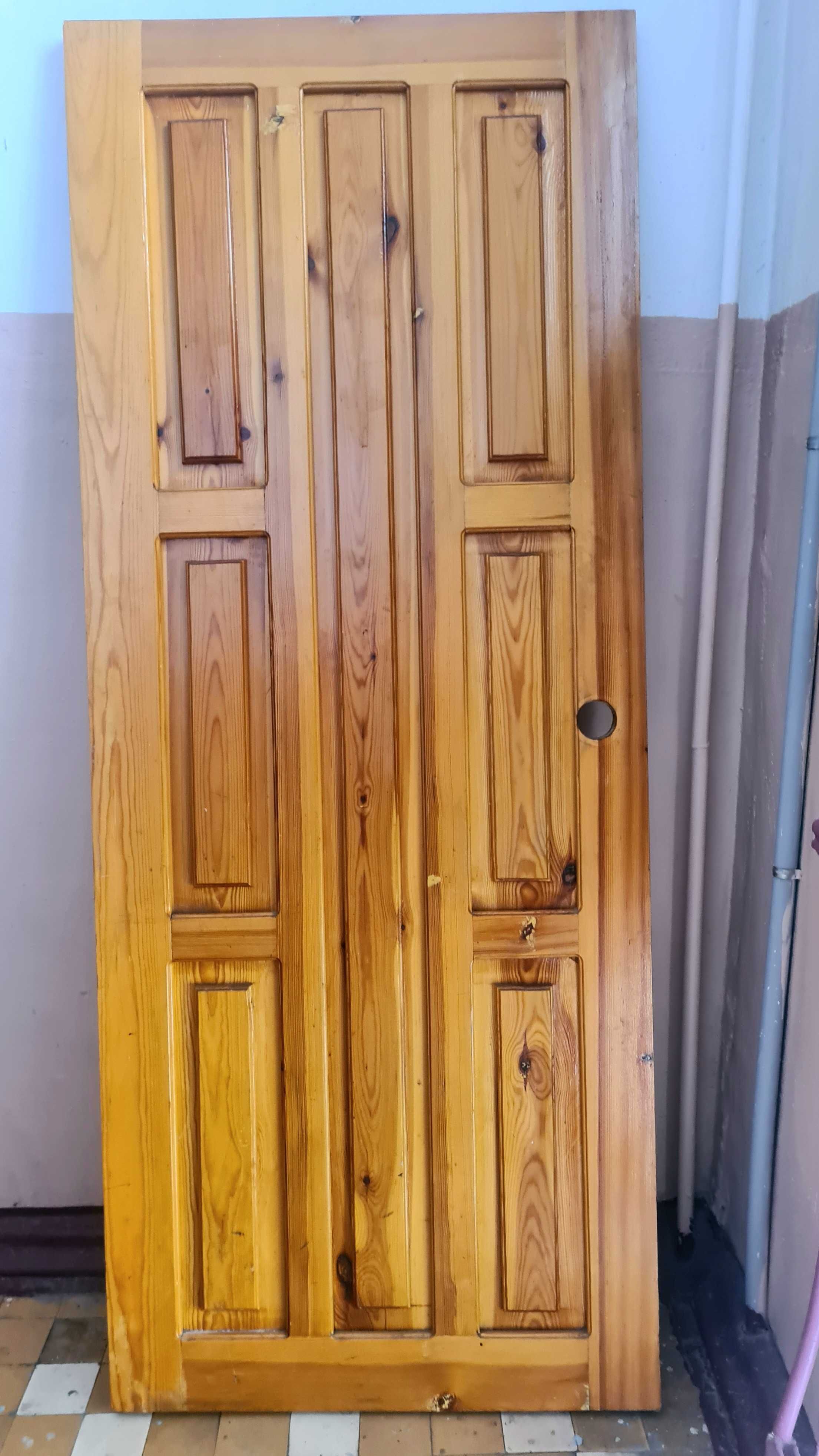 Продам срочно в связи с переездом мягкую мебель и ещё некоторые вещи.