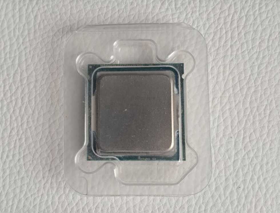 Процессор Intel Core i5-4670. Кулер боксовый в подарок