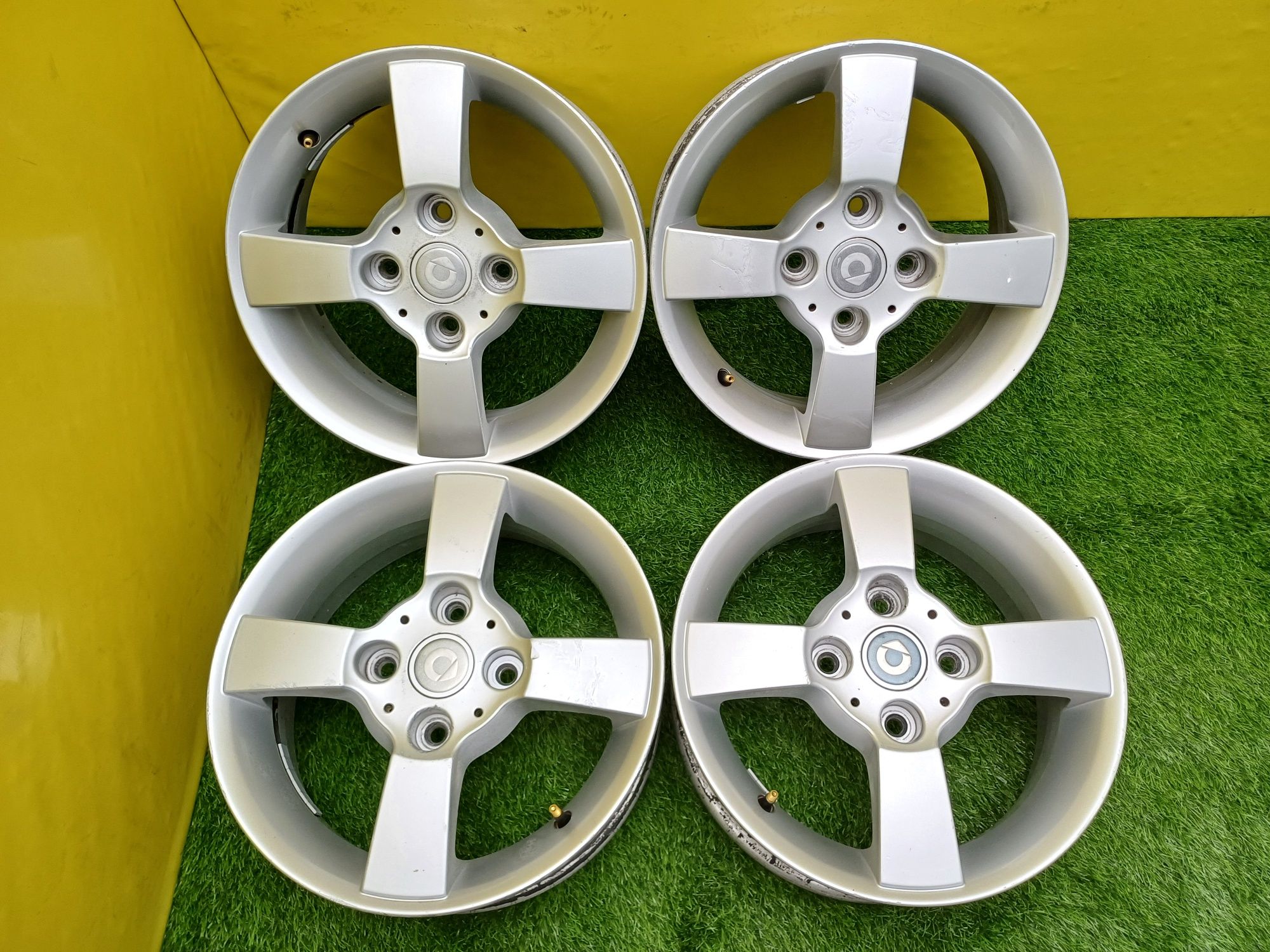 Диски R15 4x114,3 на Mitsubishi и другие.