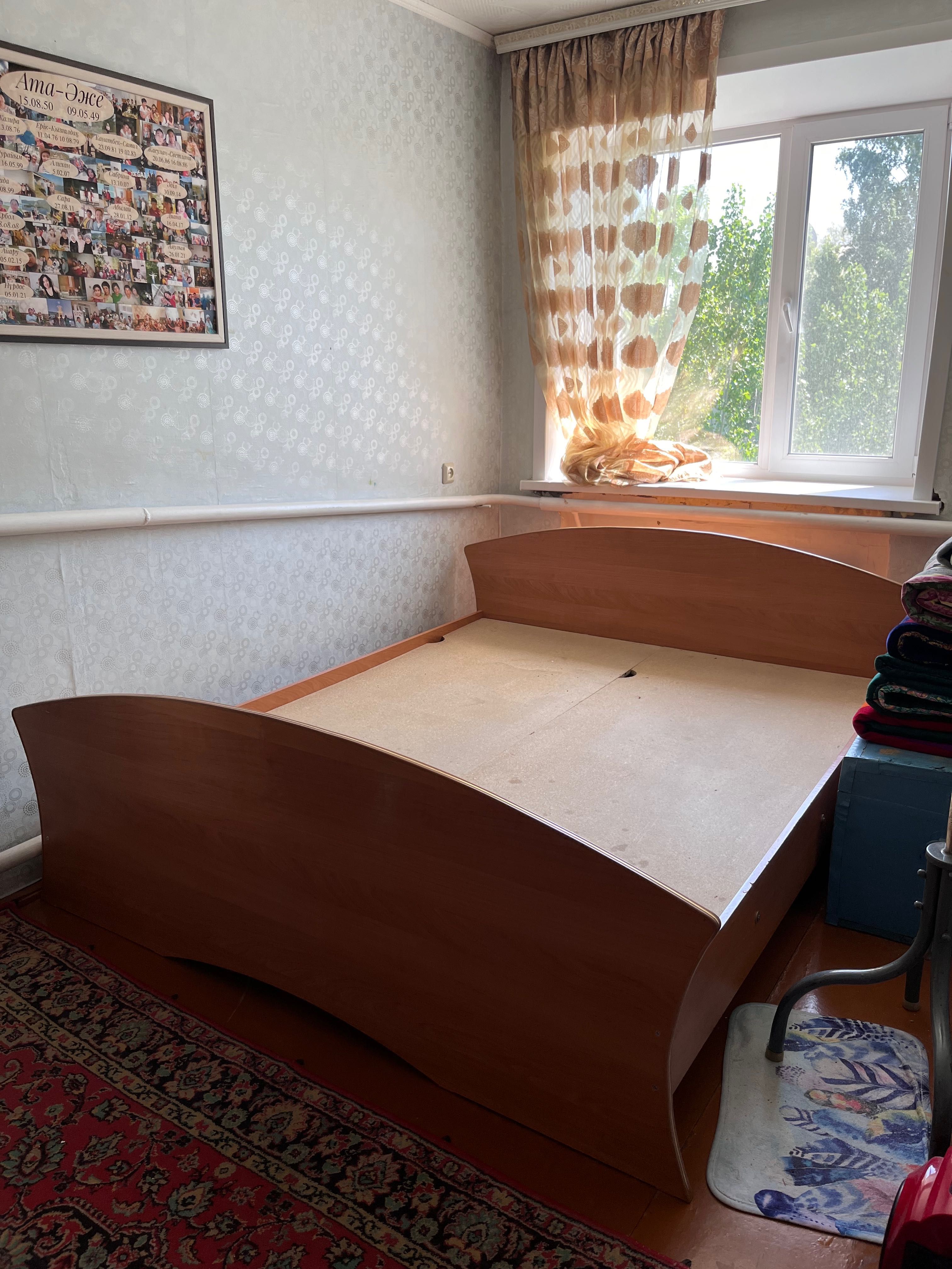 Кровать б/у                                  .