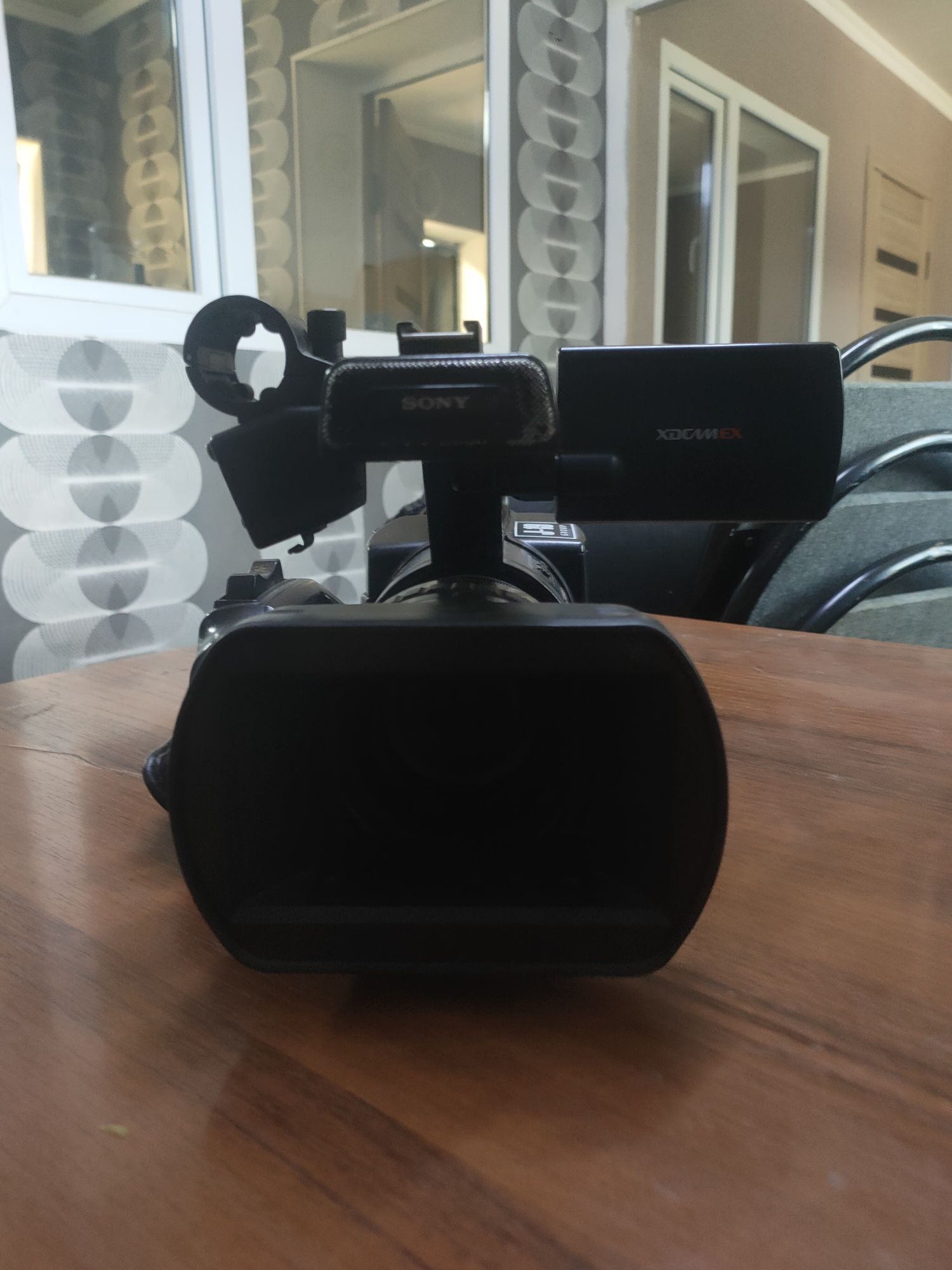 Профессиональная видеокамера Sony PMW-EX1R XDCAM EX. 
Модель:
Sony PMW