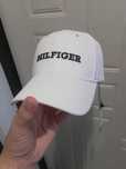 Продам белую кепку TOMMY HILFIGER новая