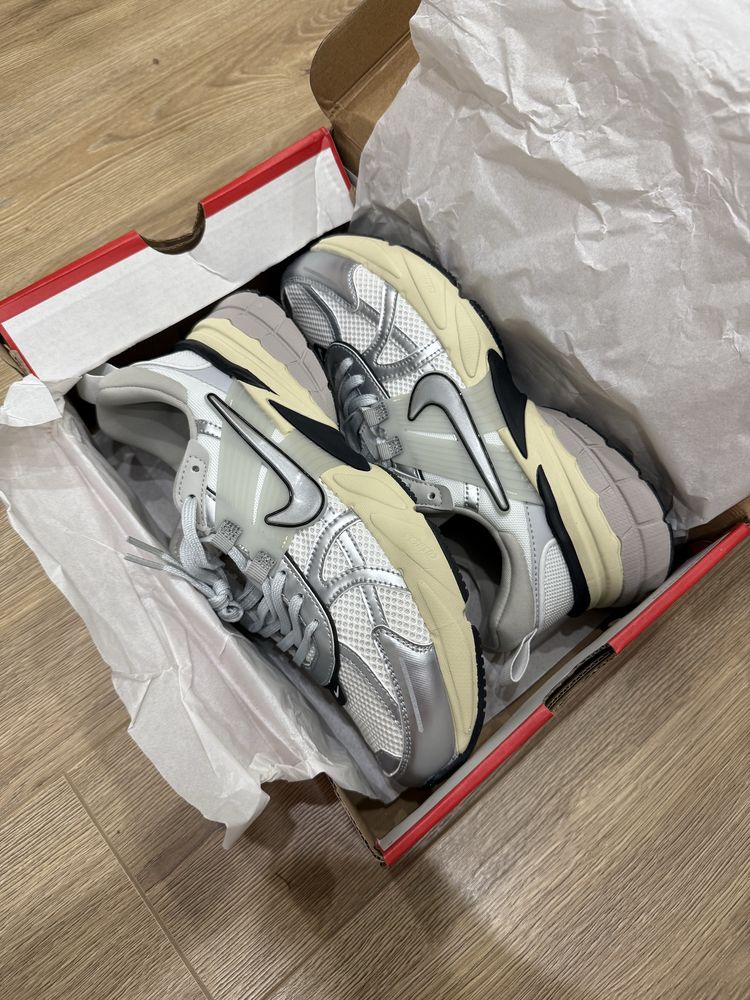 Кроссовки кроссы nike v2k run