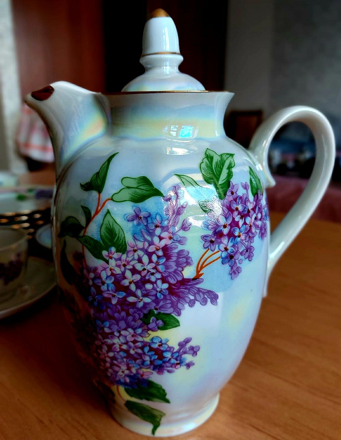 Фарфоровые Кофейные сервизы отличного качества.