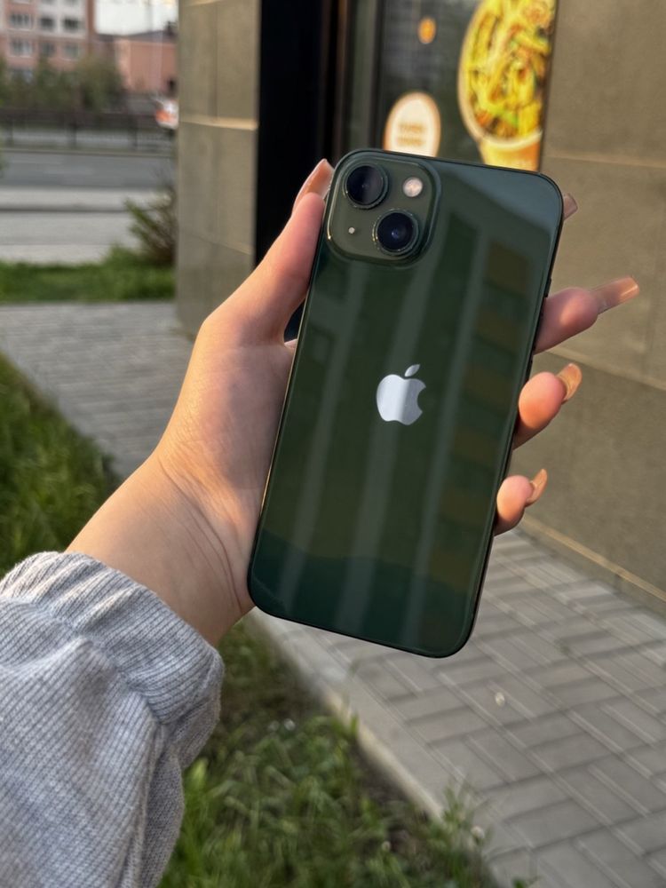 iPhone 13 128gb, покупался в apple store dubai