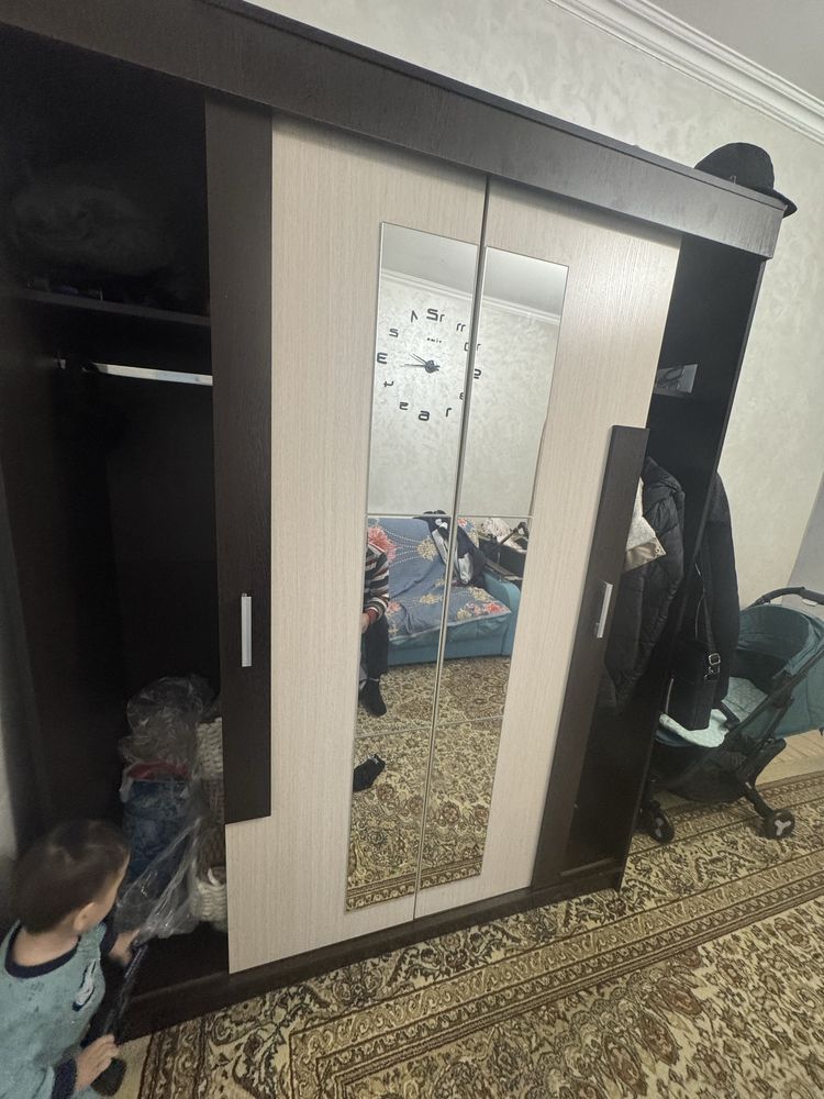 Шкаф для одежды.
