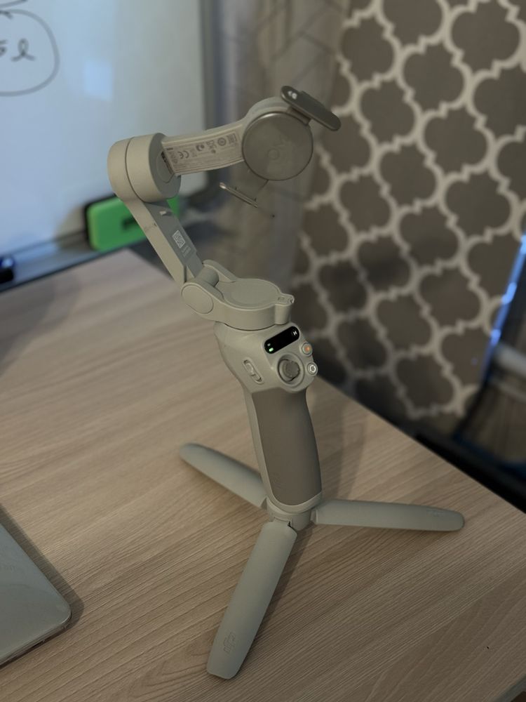 DJI Osmo Mobile SE — как новый, всего 1 раз в использовании