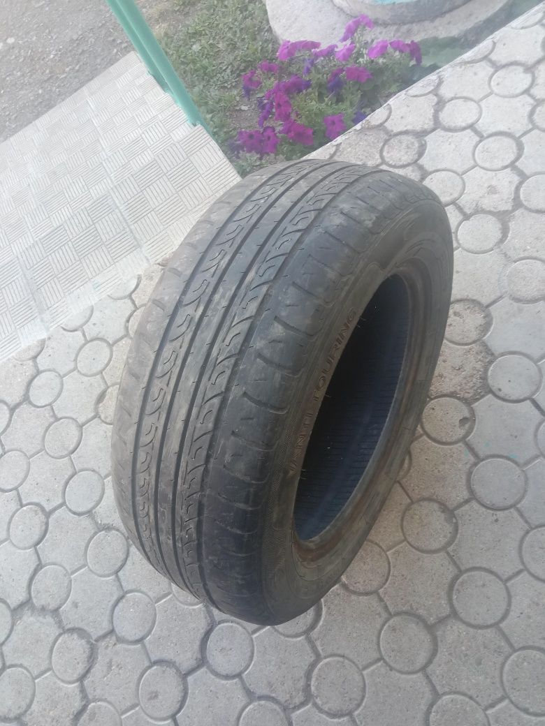 Продам 4 диска на R15,покрышки 4 штуки на 205/60 R15