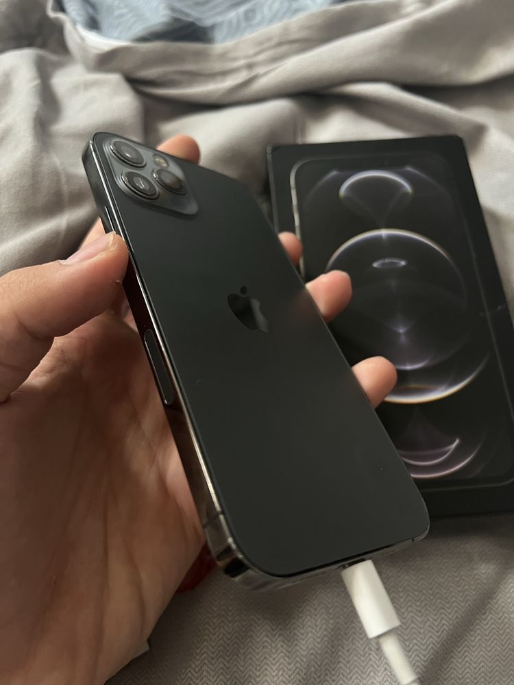 iPhone 12 Pro в идеальном состьянии