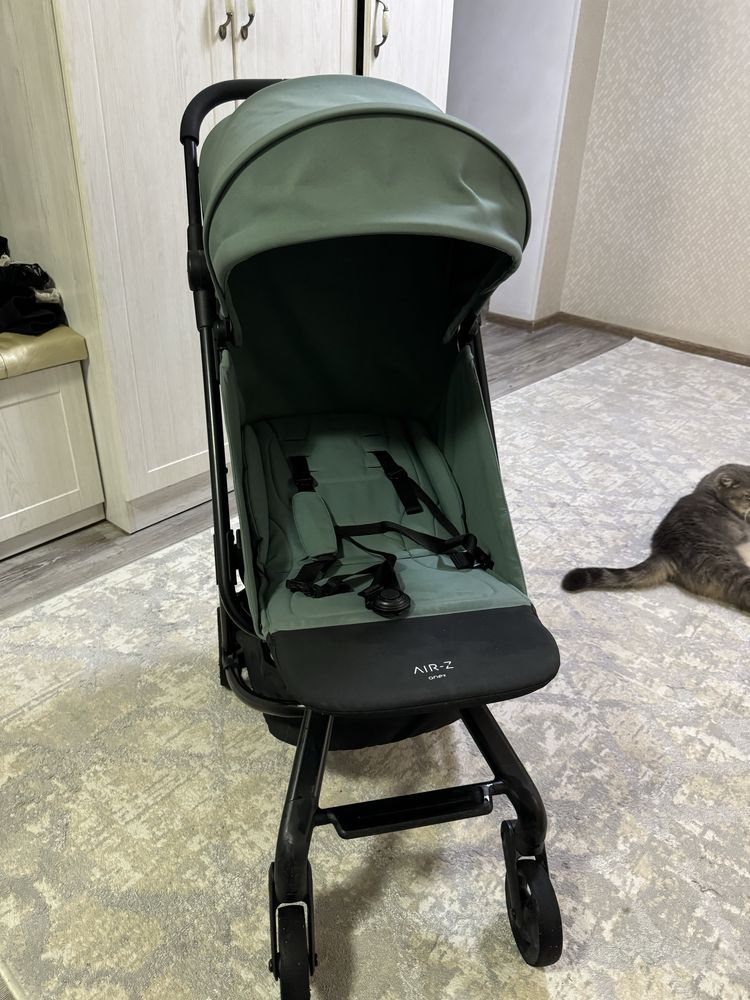 Продам коляску anex air z