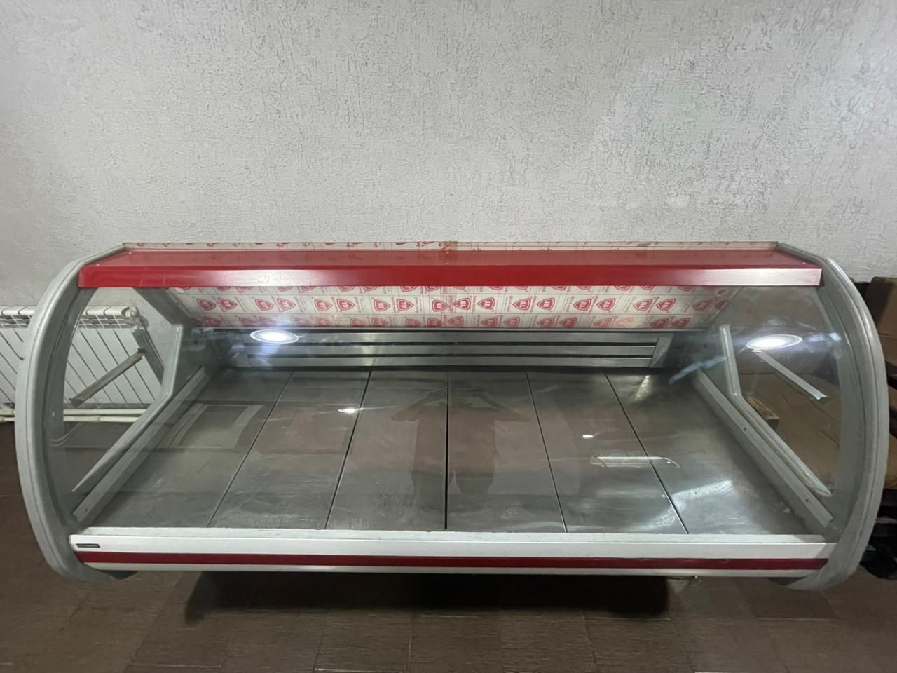 Продам витринный холодильник