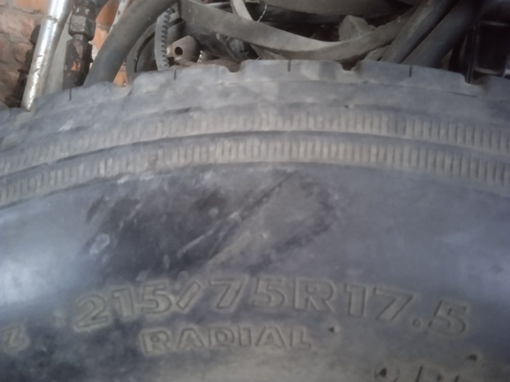 Продам автошину 215 / 75 /17.5