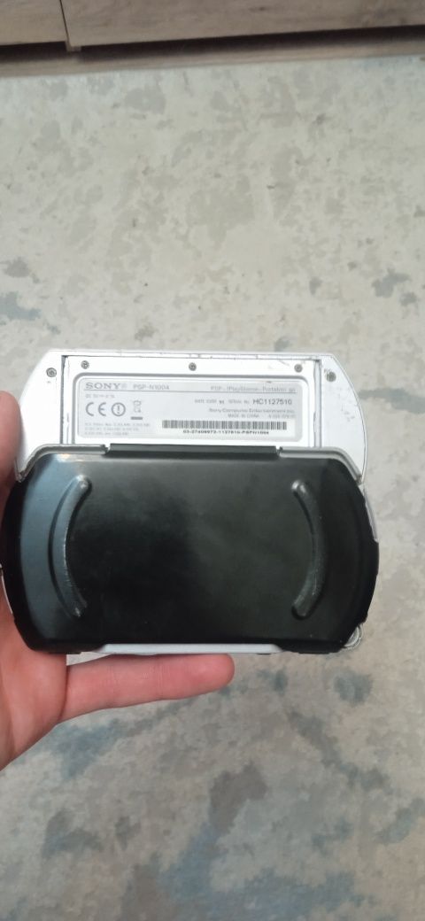 Продам белую psp go