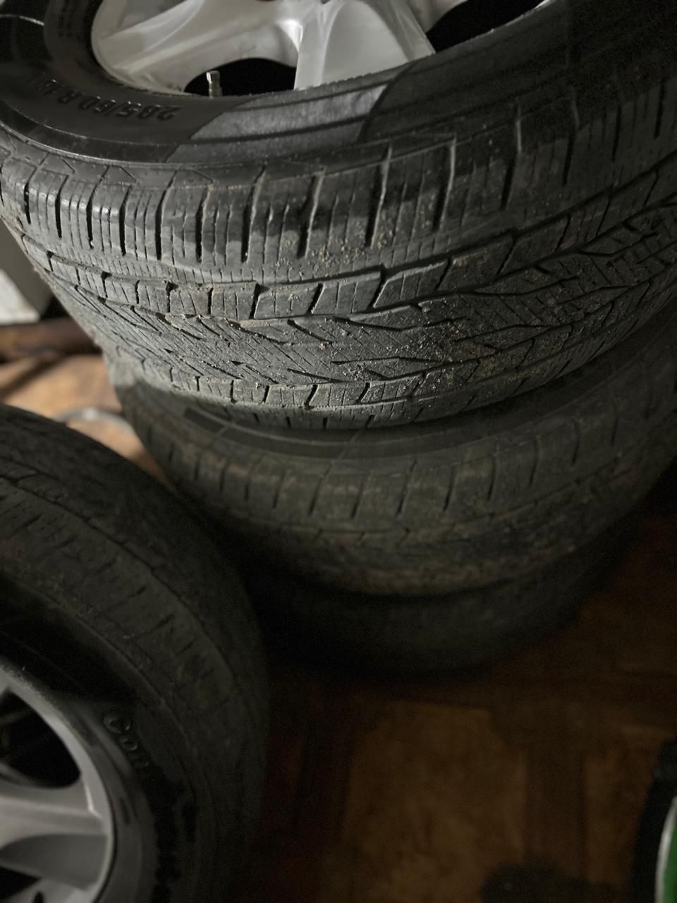 Продаю шины с дисками на Toyota land Cruiser 200