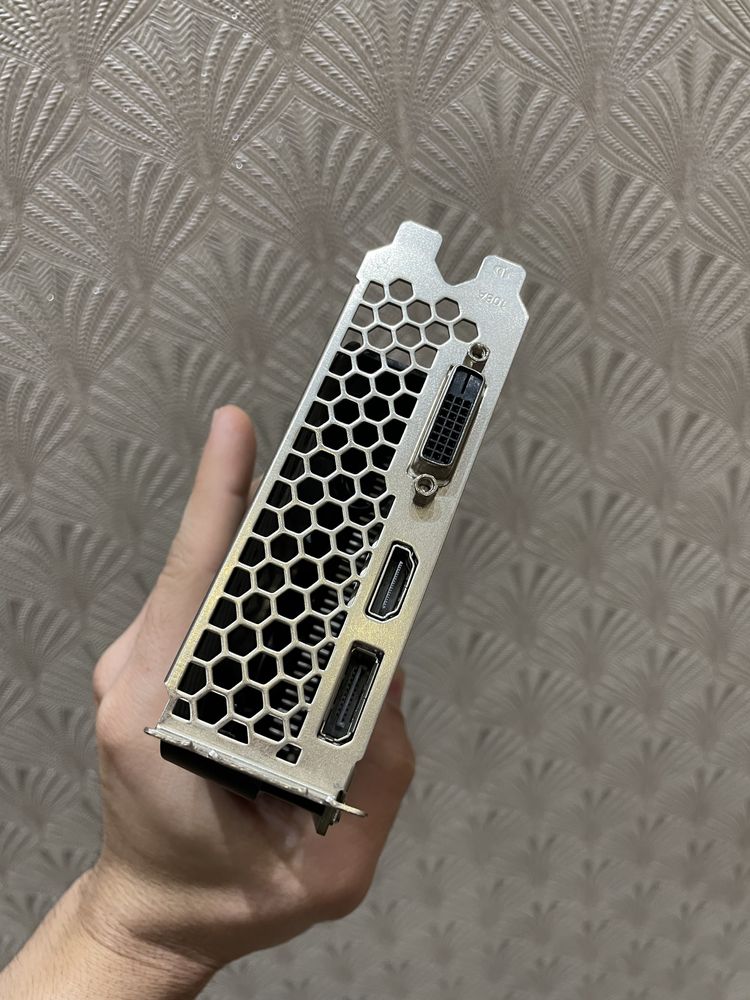 Видеокарта GTX 1050 Ti