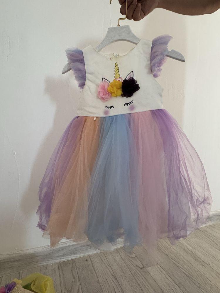 продам детские платья