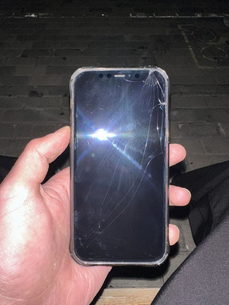 iphone 12.