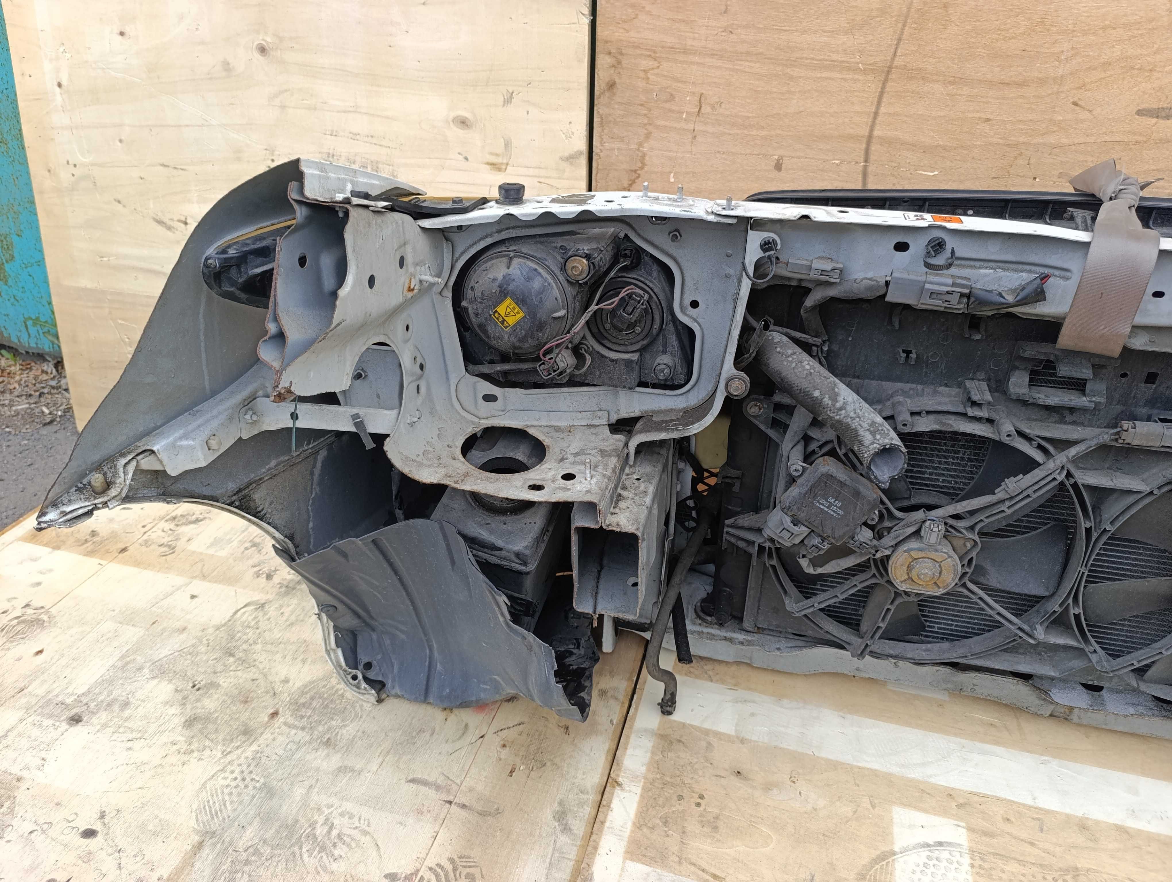 Ноускат Mazda MPV LW 2й-Рестайлинг 03-06г XENON Мазда МПВ морда