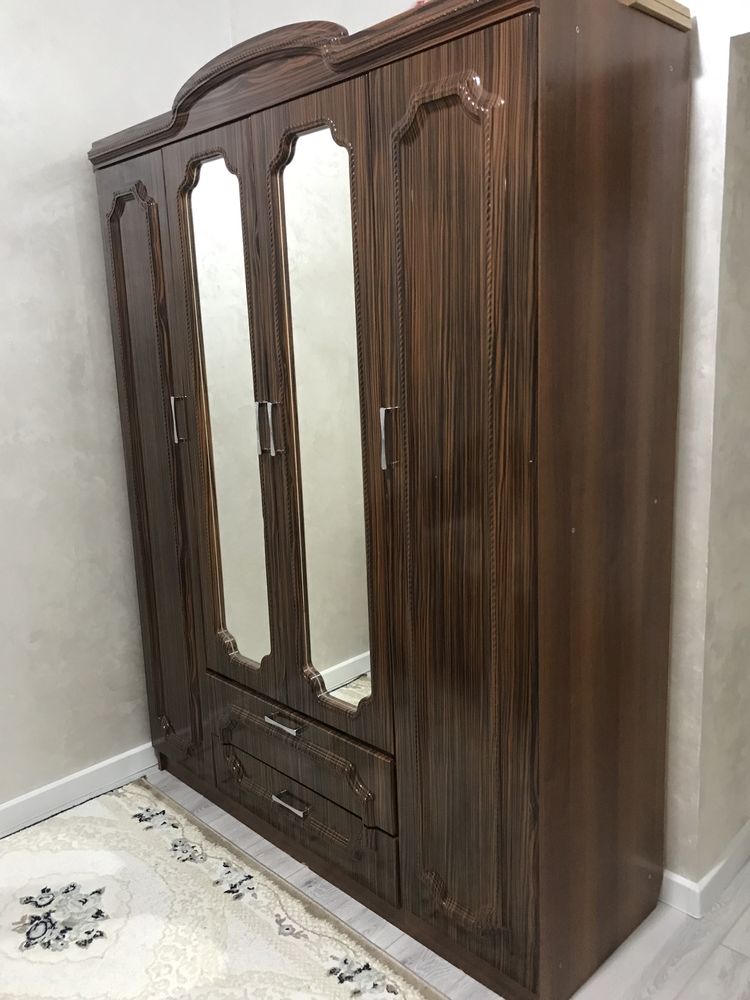 Продам спальный гарнитур