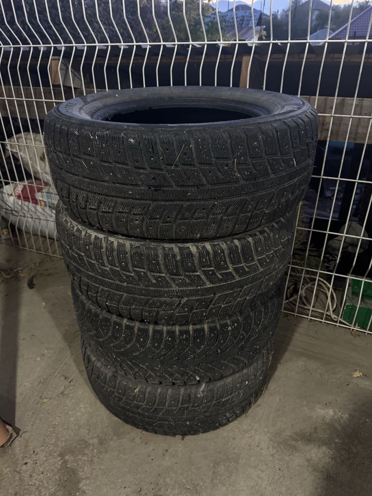 235/60 R16 продам резину