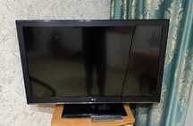 Телевизор LG 82см