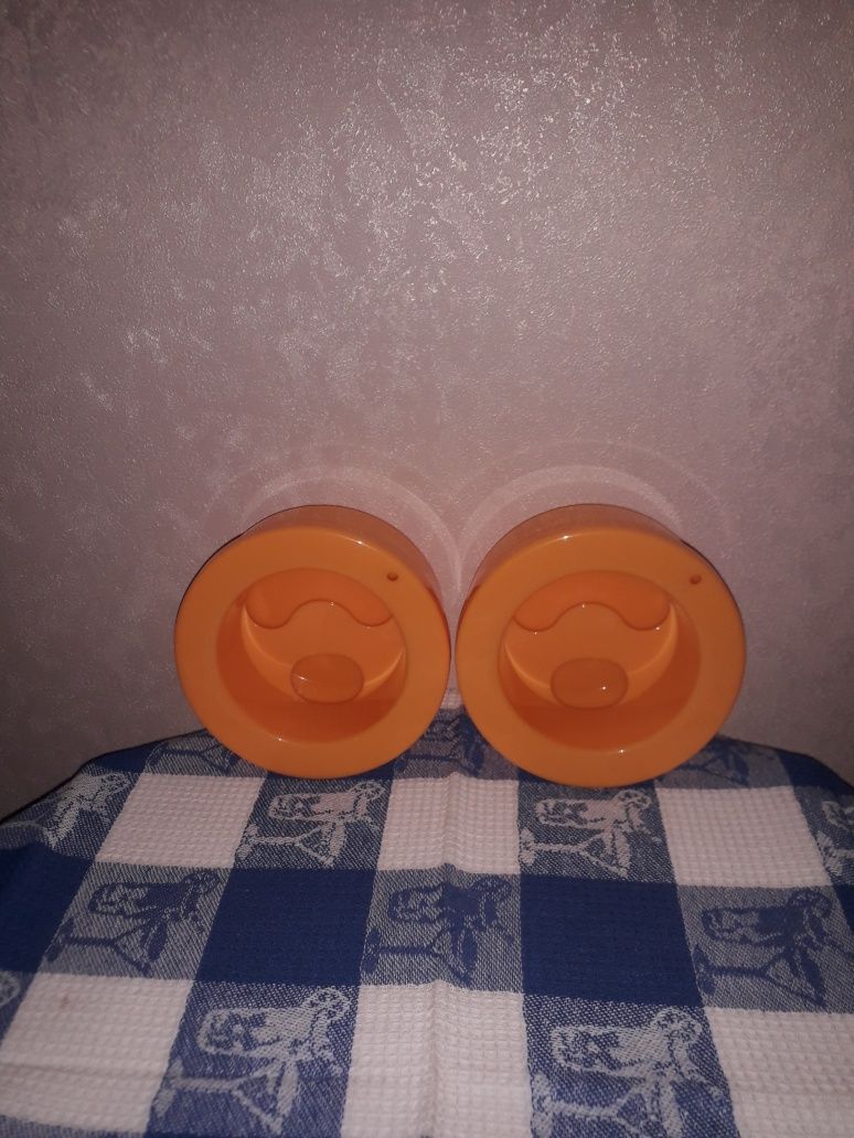 Продам новые ванночки для маникюра-2шт.и маникюрный набор.