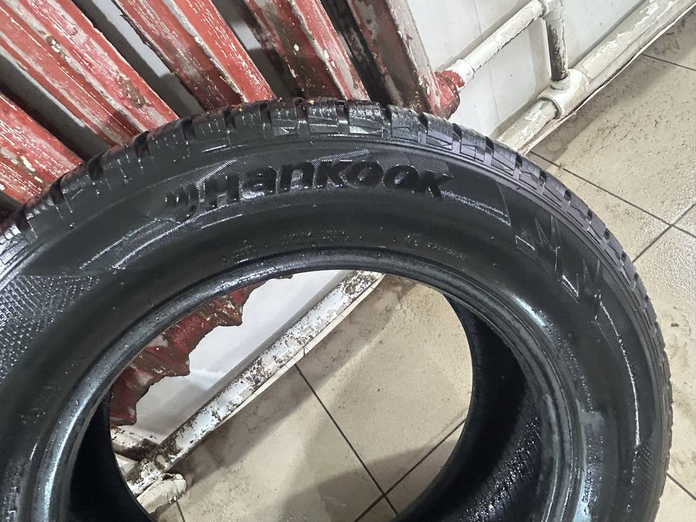 Продаю зимнюю резину HANKOOK 215/60/16