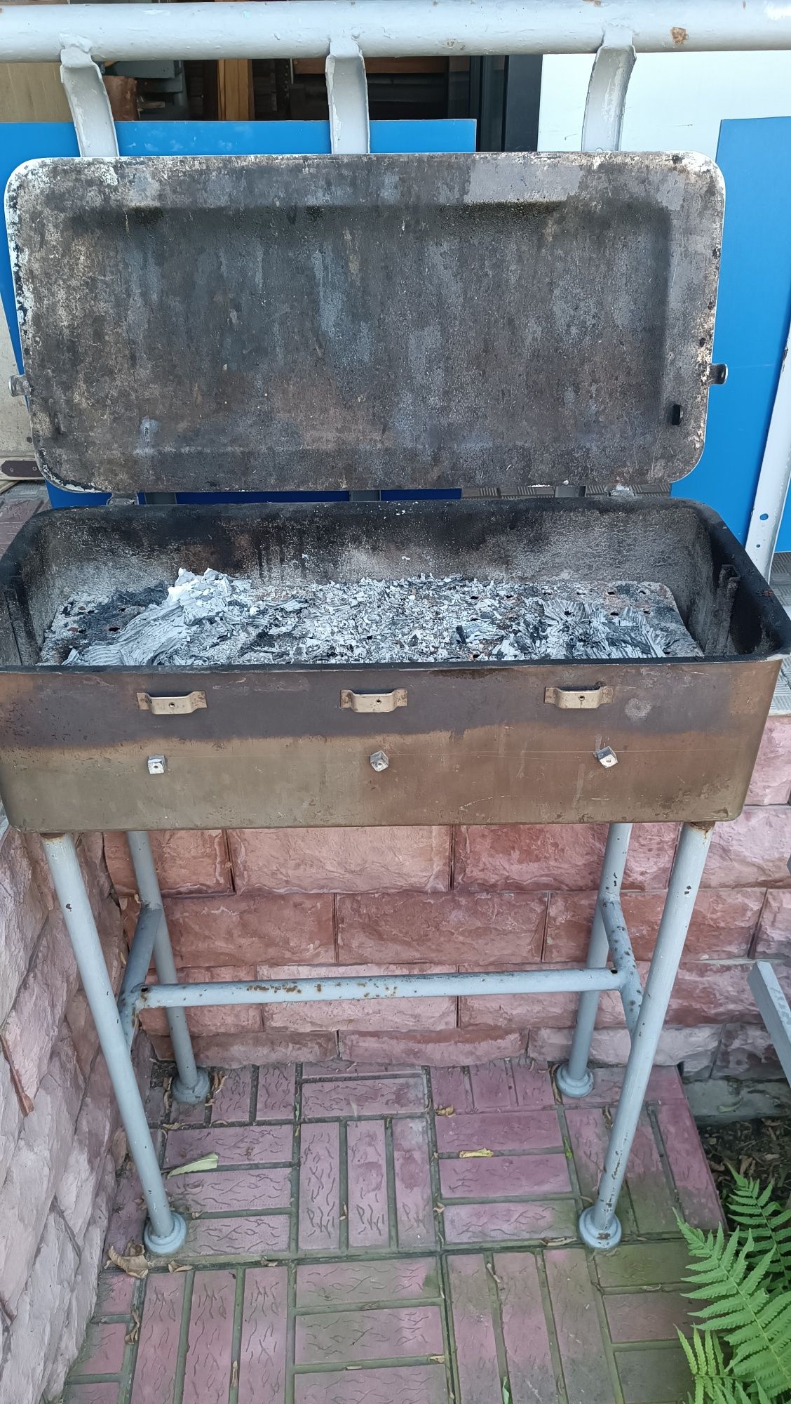 Мангал для приготовления мяса