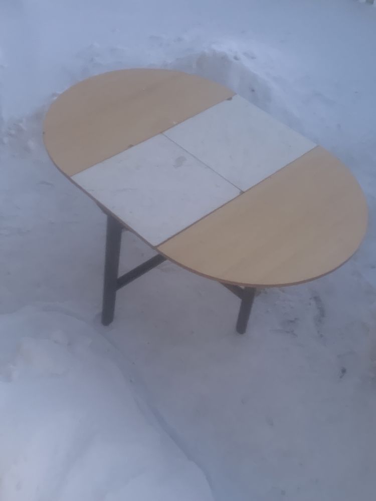 Кухонный стол