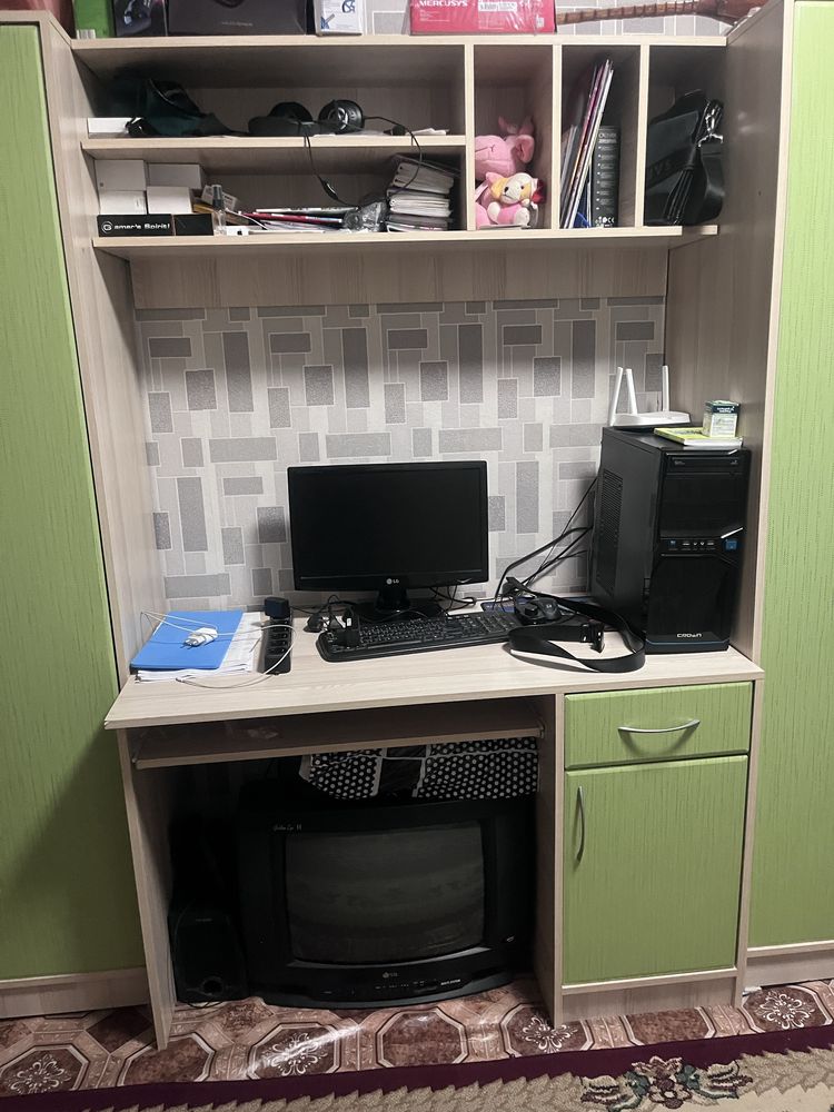 продается шкаф в хорошем состояний