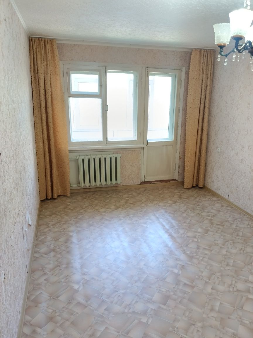 Продам 2 комн., квар. 3-23, 2 этаж.