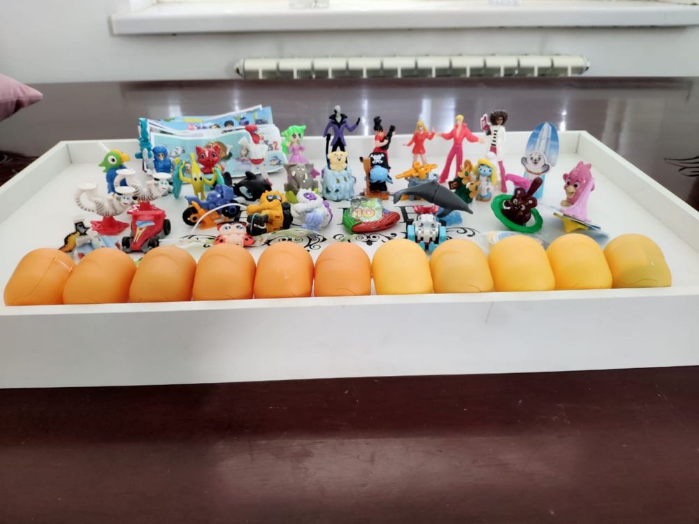 Продаю игрушки Kinder Surprise