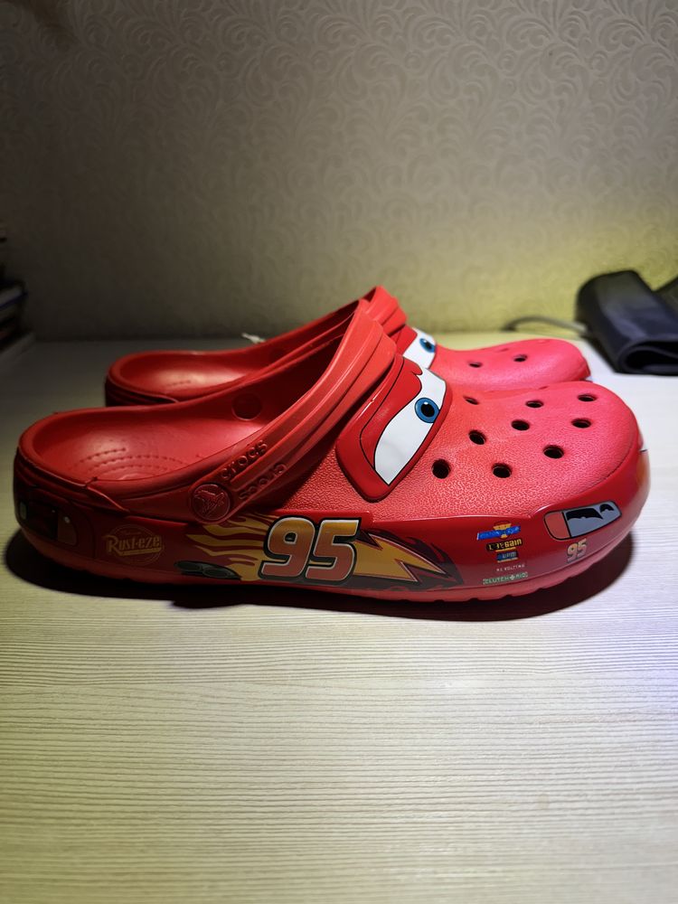 Crocs   McQueen.