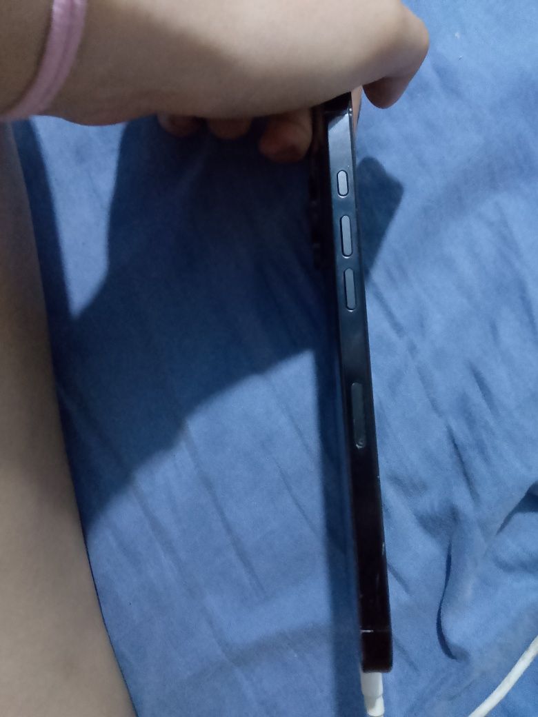 Продам телефон Apple iPhone