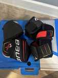 продам налокотники bauer vapor 2x