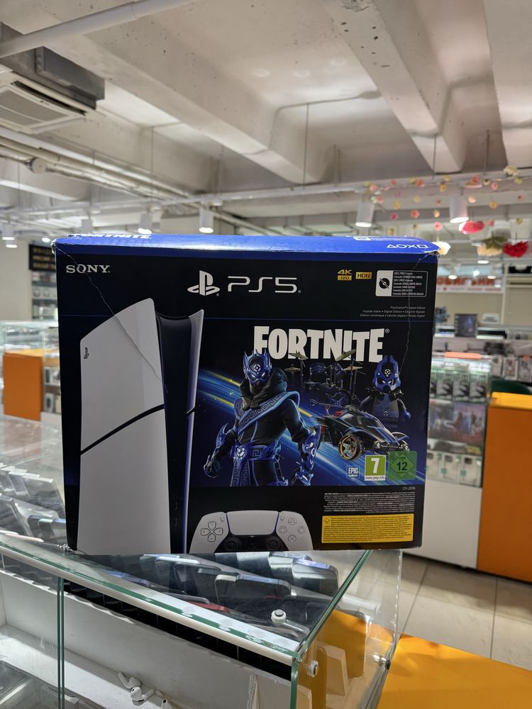 PS5 1tb с двумя джостиками