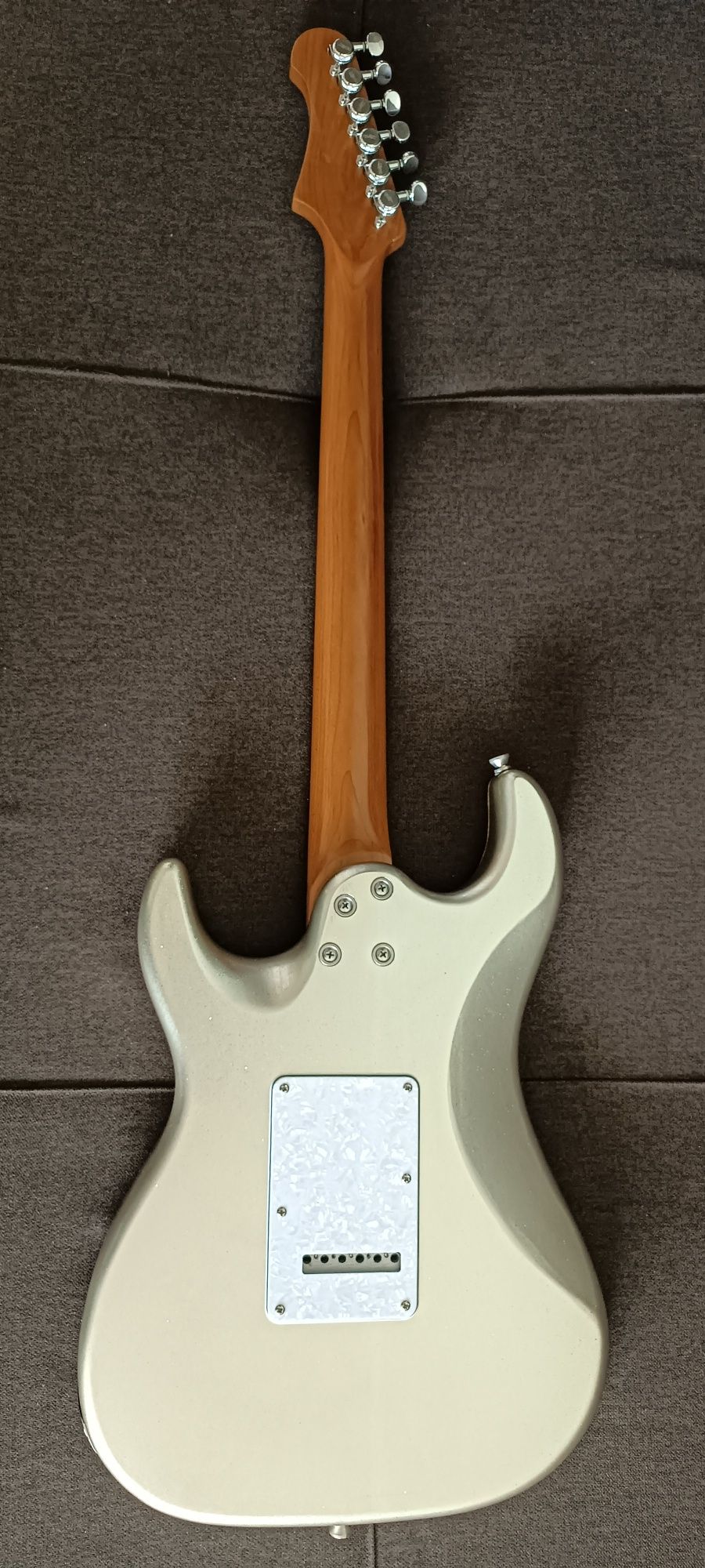 Электрогитара JET JS-500