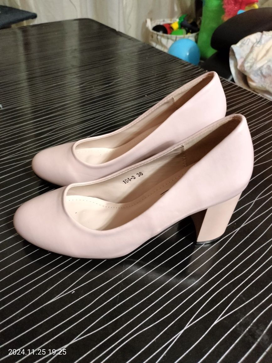 Продам туфли женские