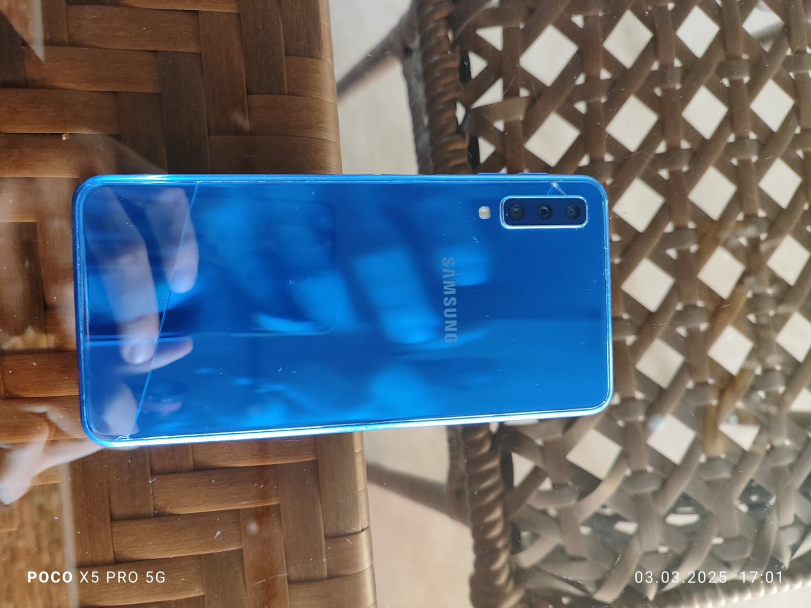 Самсунг а7     64 GB