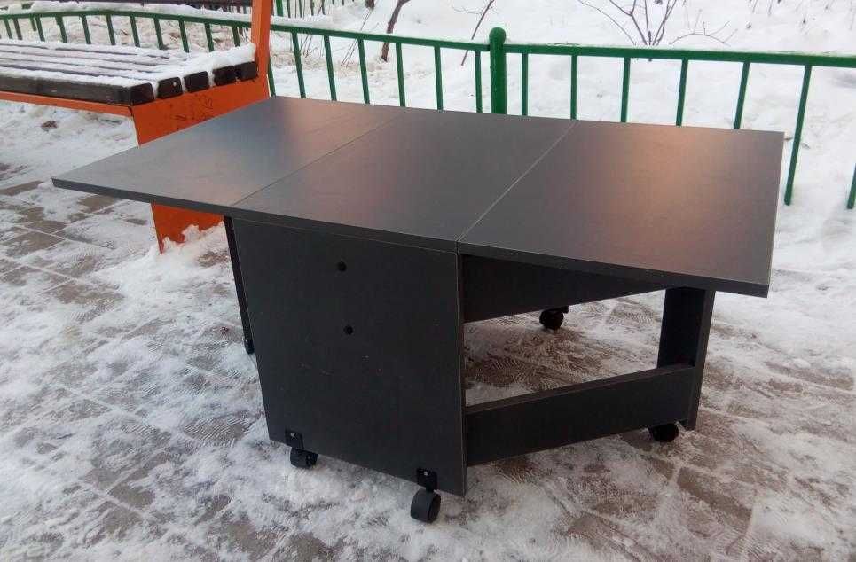 Столик журнальный новый.  Раскладной столик новый удобный
