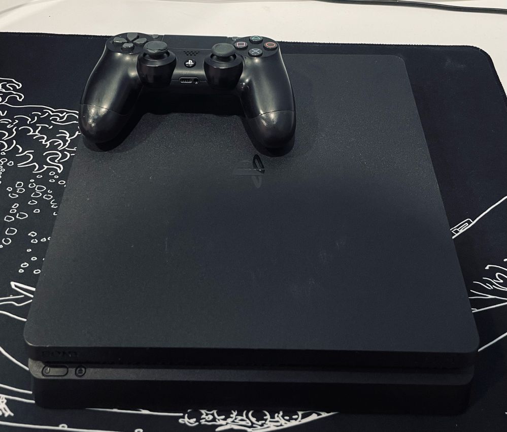 Продам PlayStation 4 slim 1TB / Плэйстейшн 4 слим 1ТБ