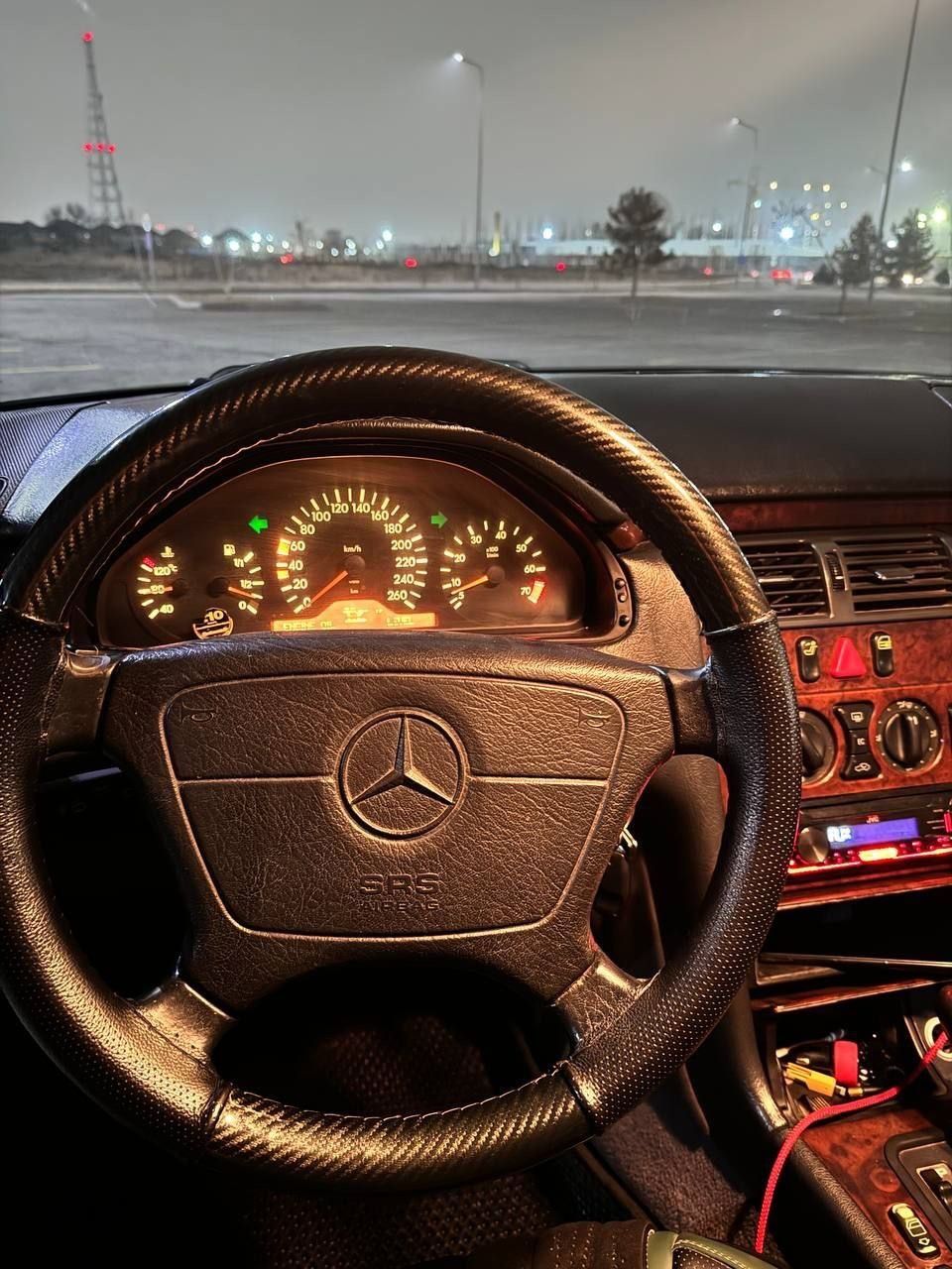Мерседес  E 210  продается