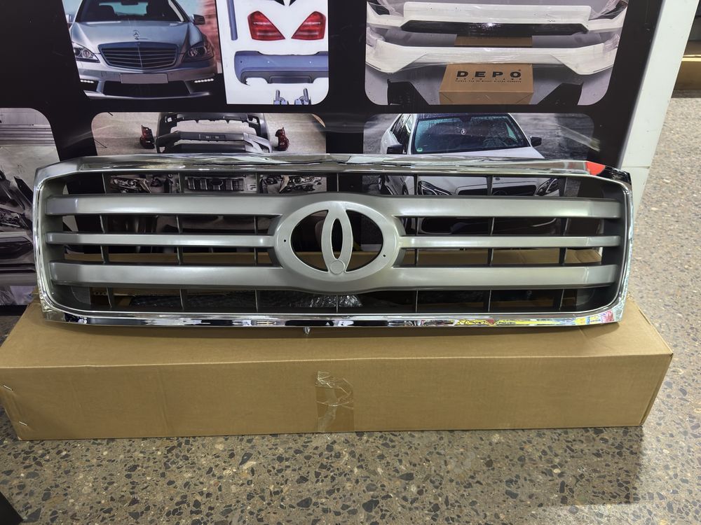 Решетка основная Toyota Land Cruiser 100