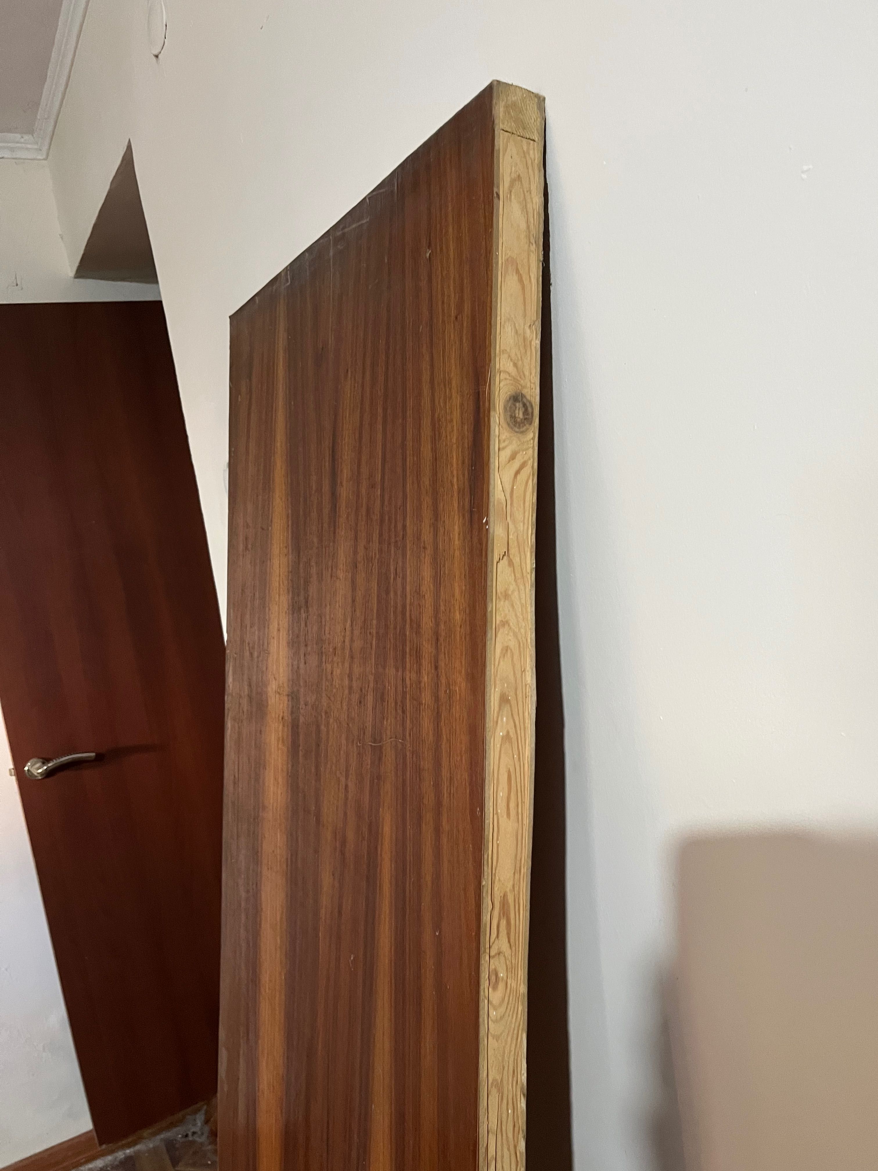 Двери деревянные без косяков Б/У