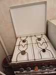 Продам газплиту четырех комфорочную  с рабочей духовкой .