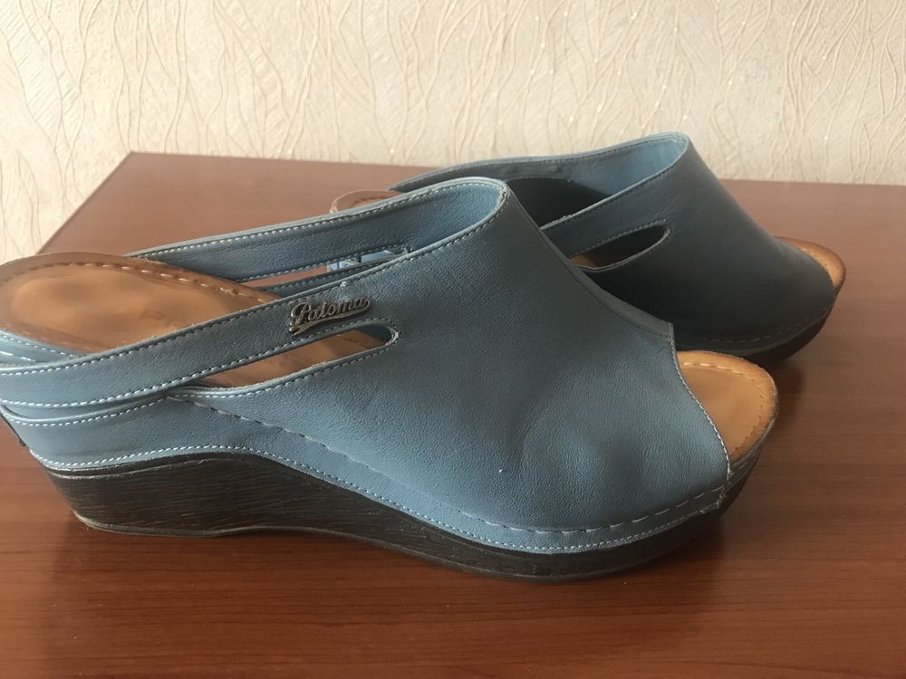 Продам 3 пары женских сабо