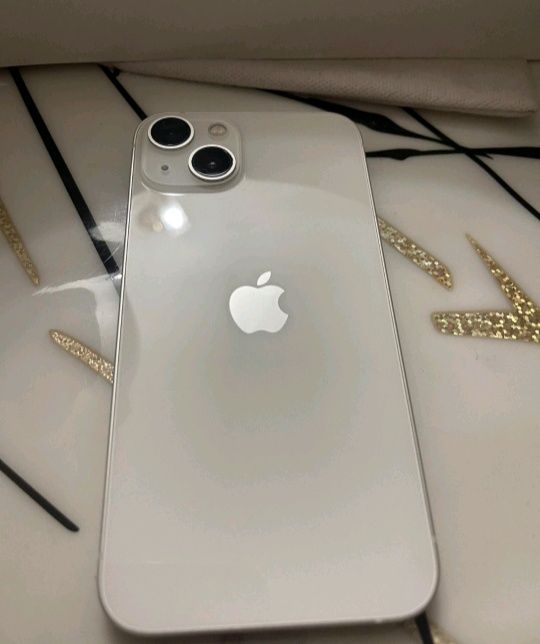 IPhone 13 б/у есть недочеты, работает