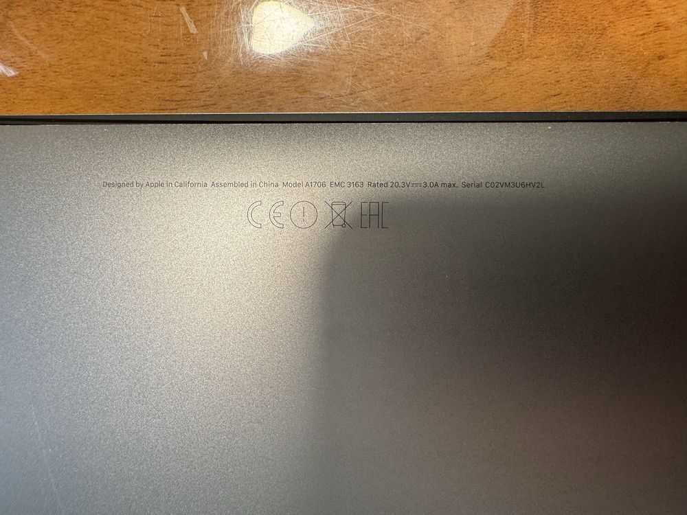 Продам MacBook Pro 13 A1706 в идеальном состоянии, ssd 512 на запчасти