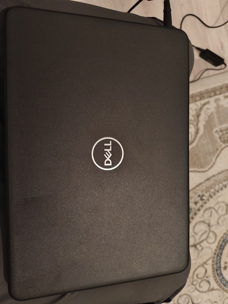 Продам нетбук dell